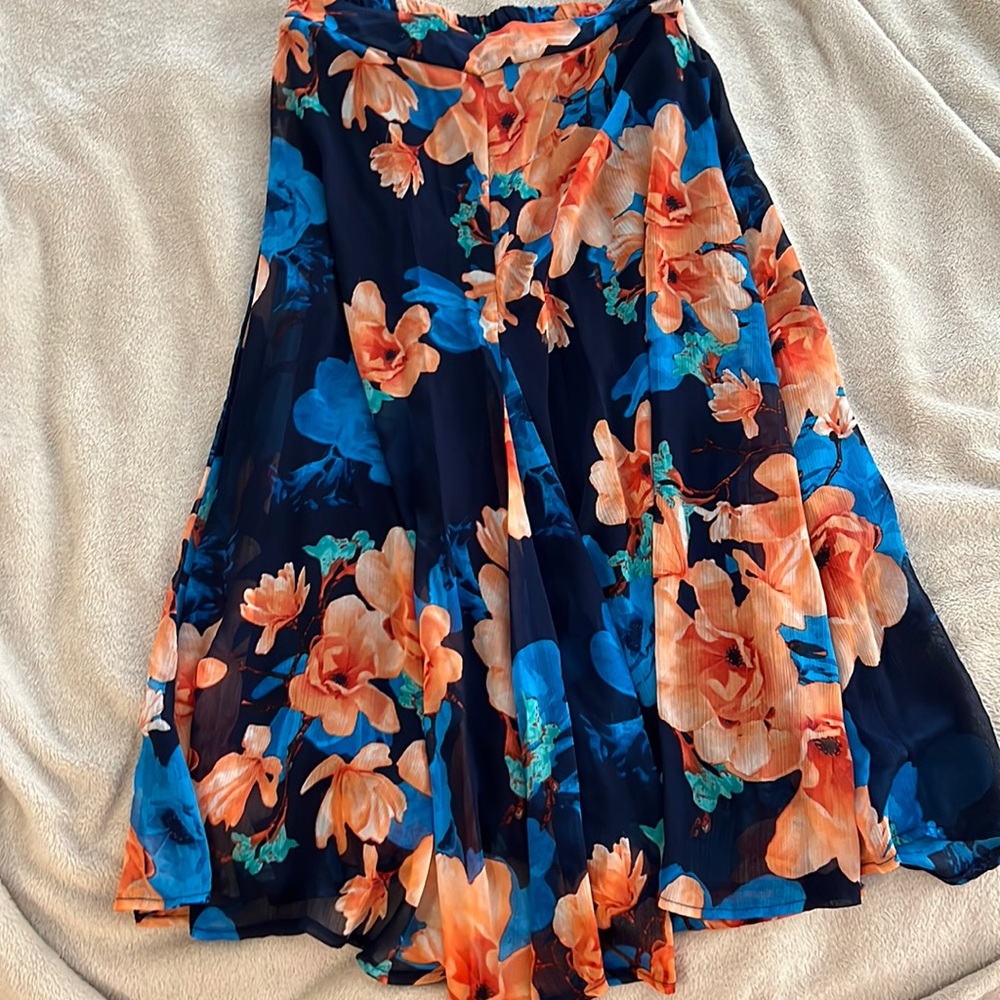 Flowered flare, long skirt